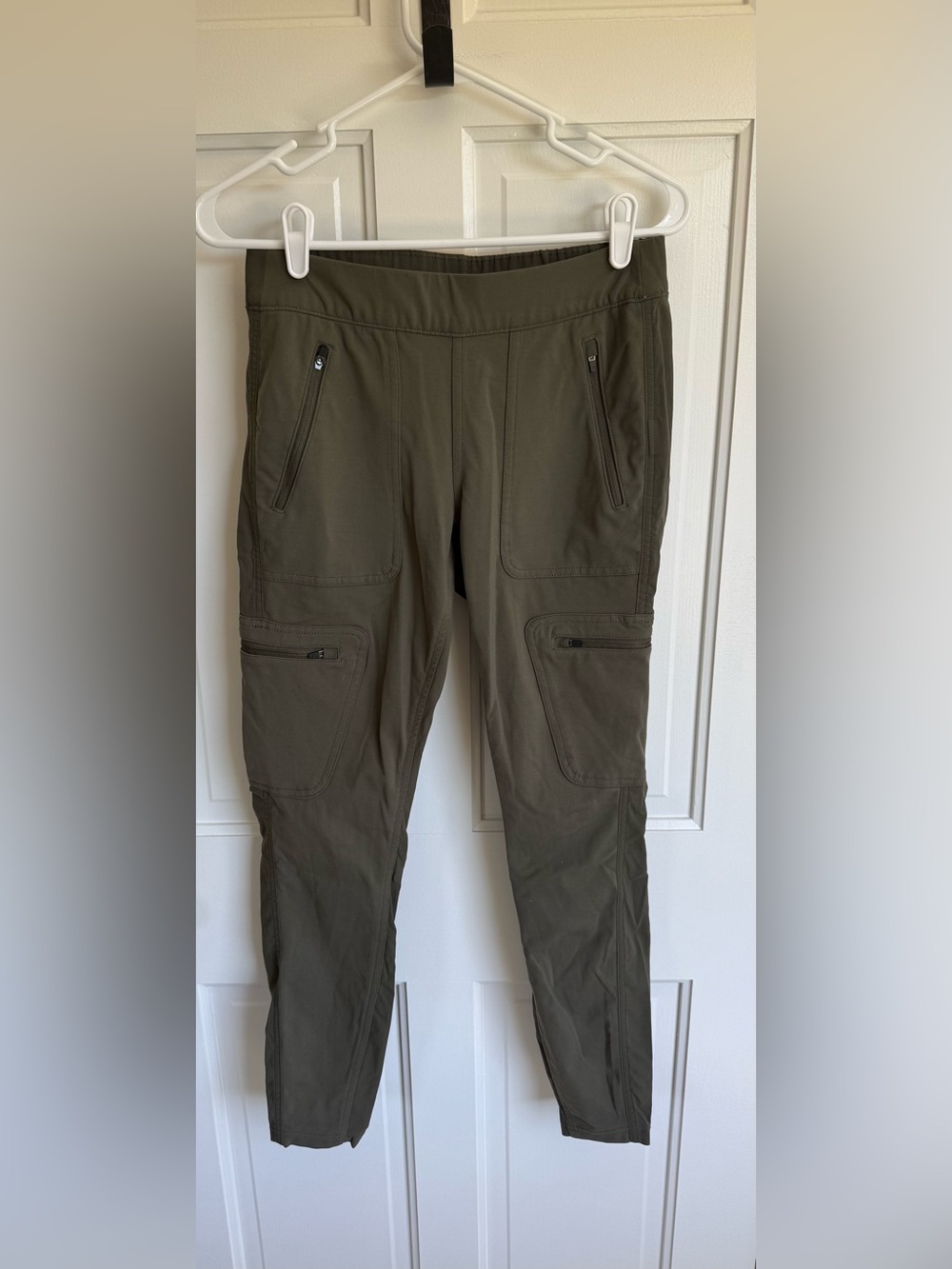 The North Face Women’s‎ Olive Green Hiking Cargo Pants Zip Pocket Medium